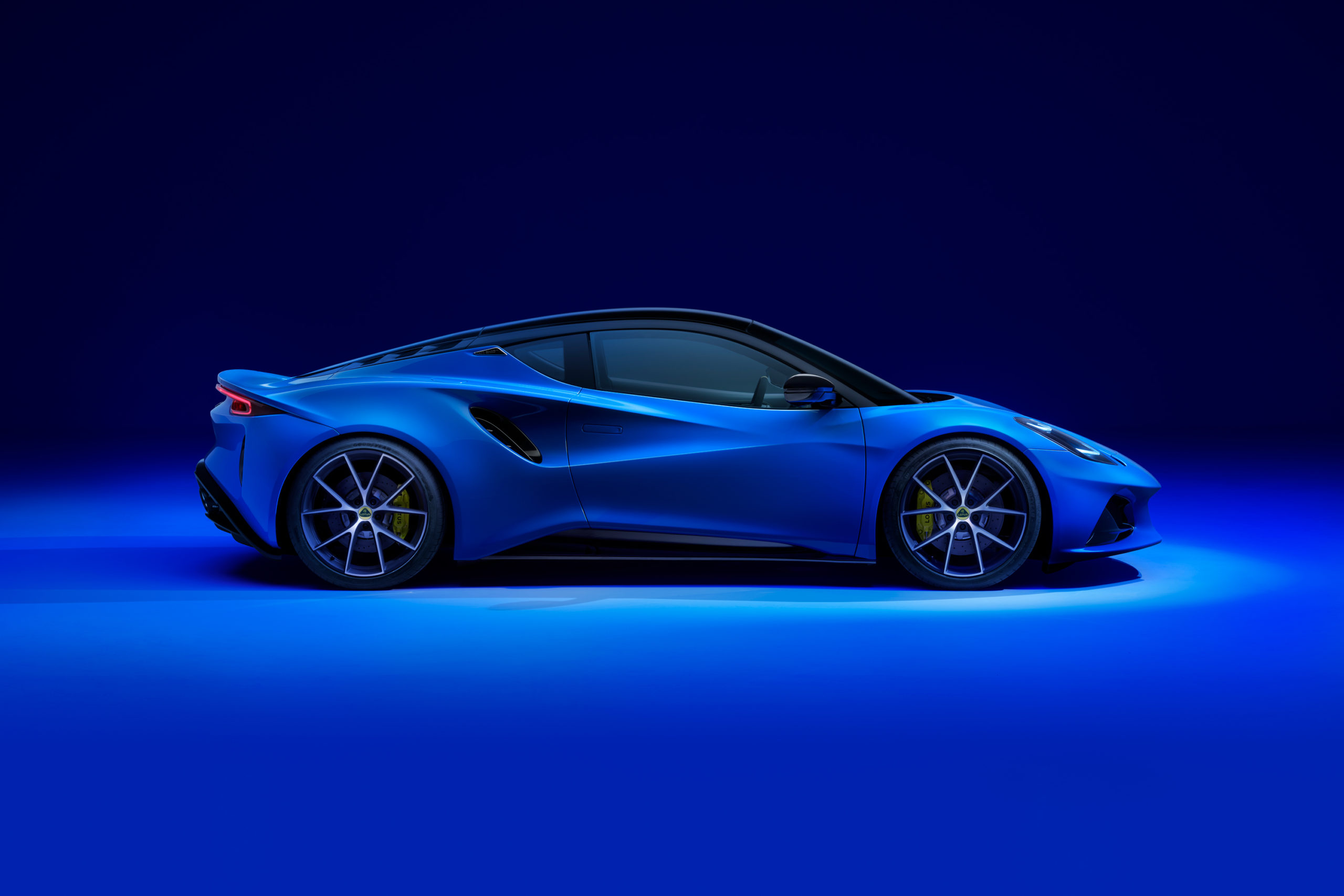 Lotus Emira Milano esterni