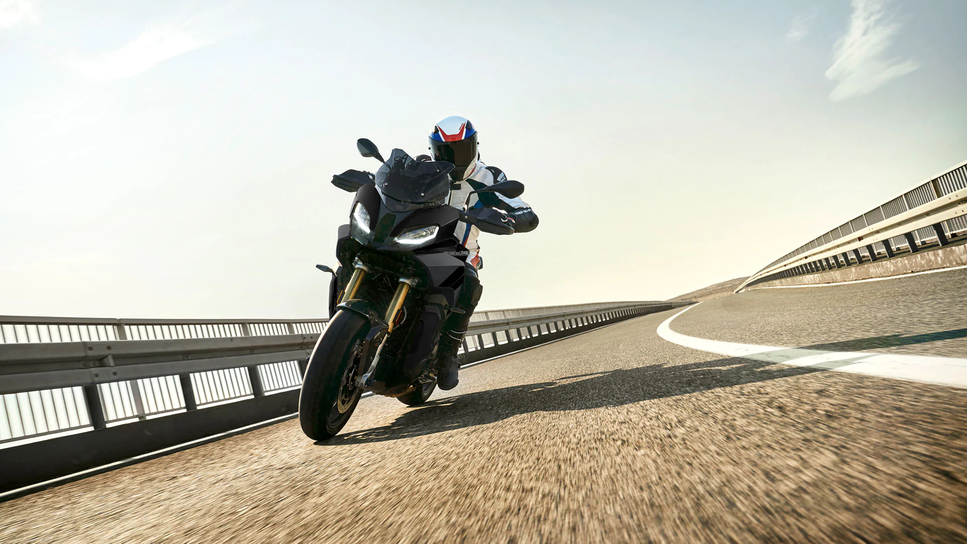 BMW S1000XR Lecco Sondrio esterni 2