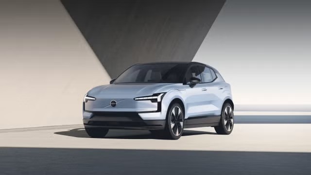 318911 Volvo EX30 Cloud Blue Exterior (1)