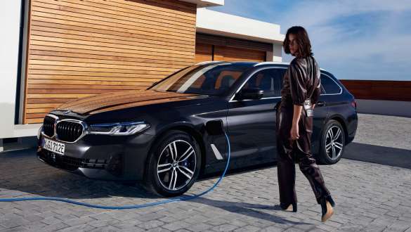 BMW Serie 5 Touring Plug In Hybrid Bergamo Lecco Sondrio ricarica