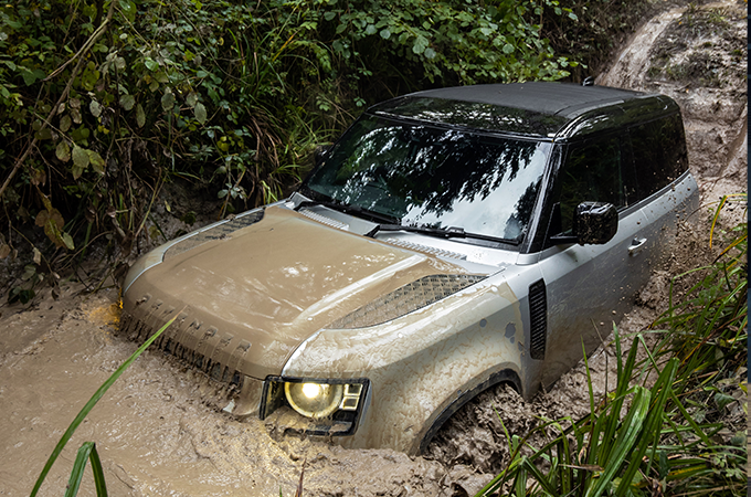 Land Rover Defender Section 1 (1)