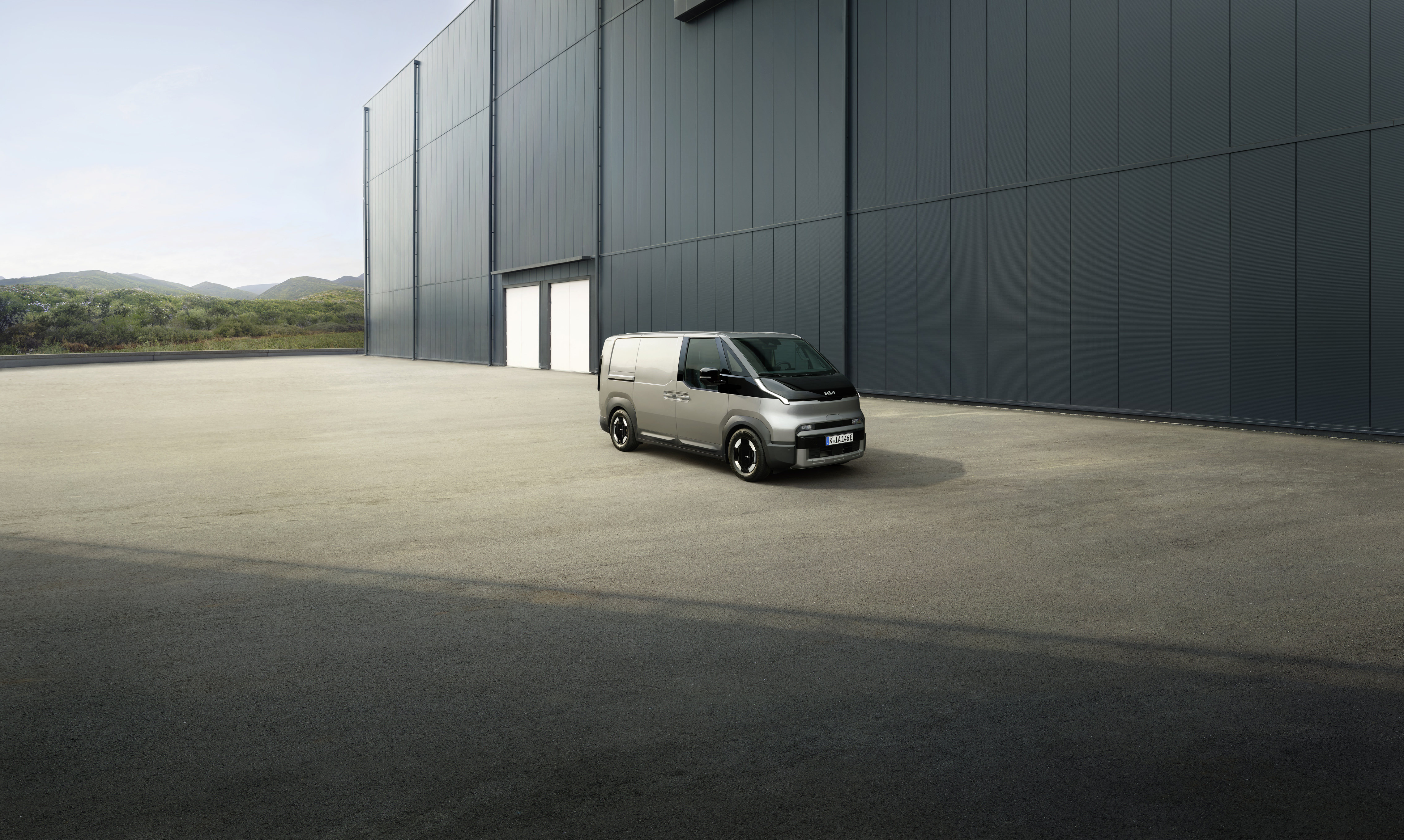 PV5 Cargo MY26 Beauty 34Front RGB 72Dpi