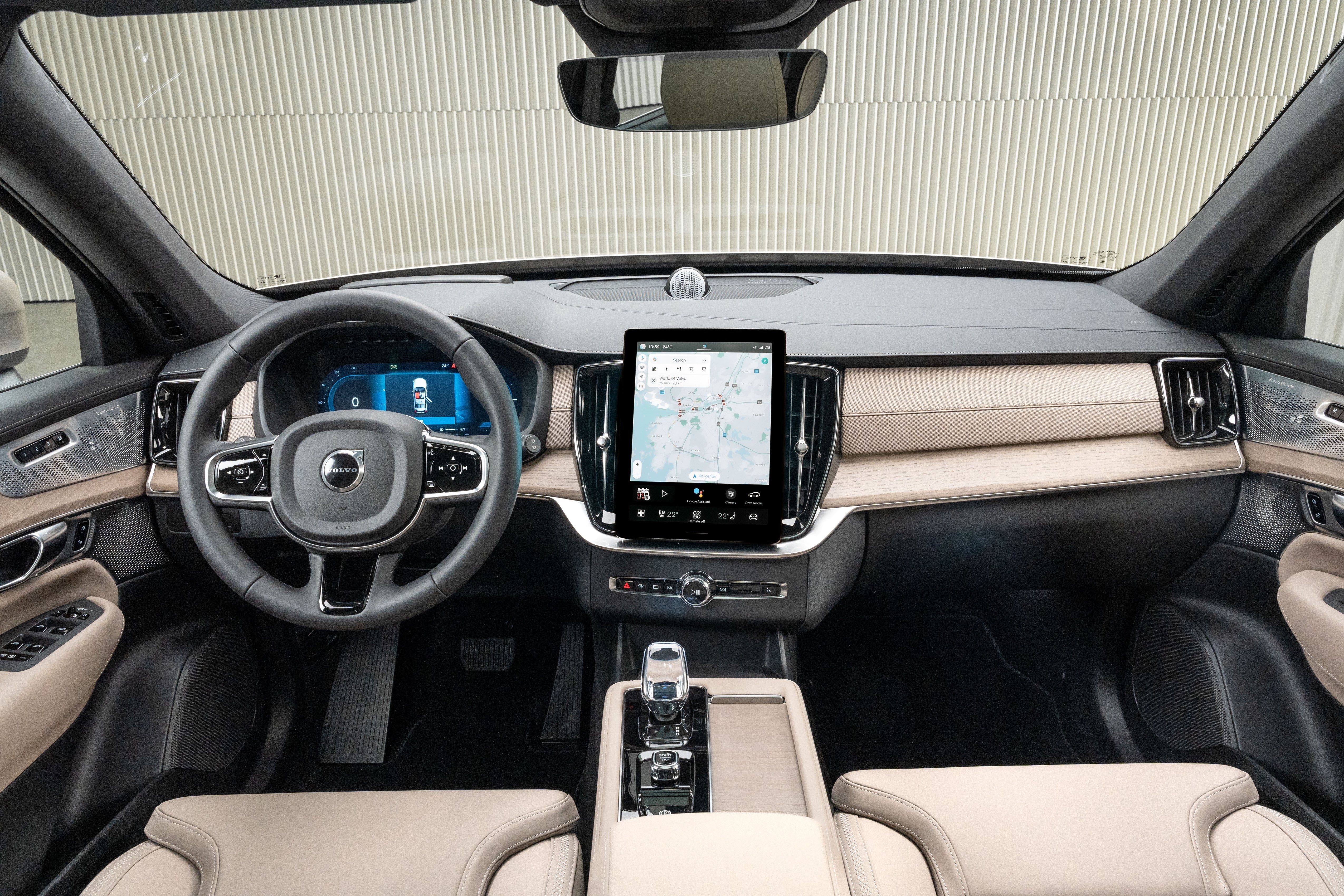 333151 New Volvo XC90 Studio Still