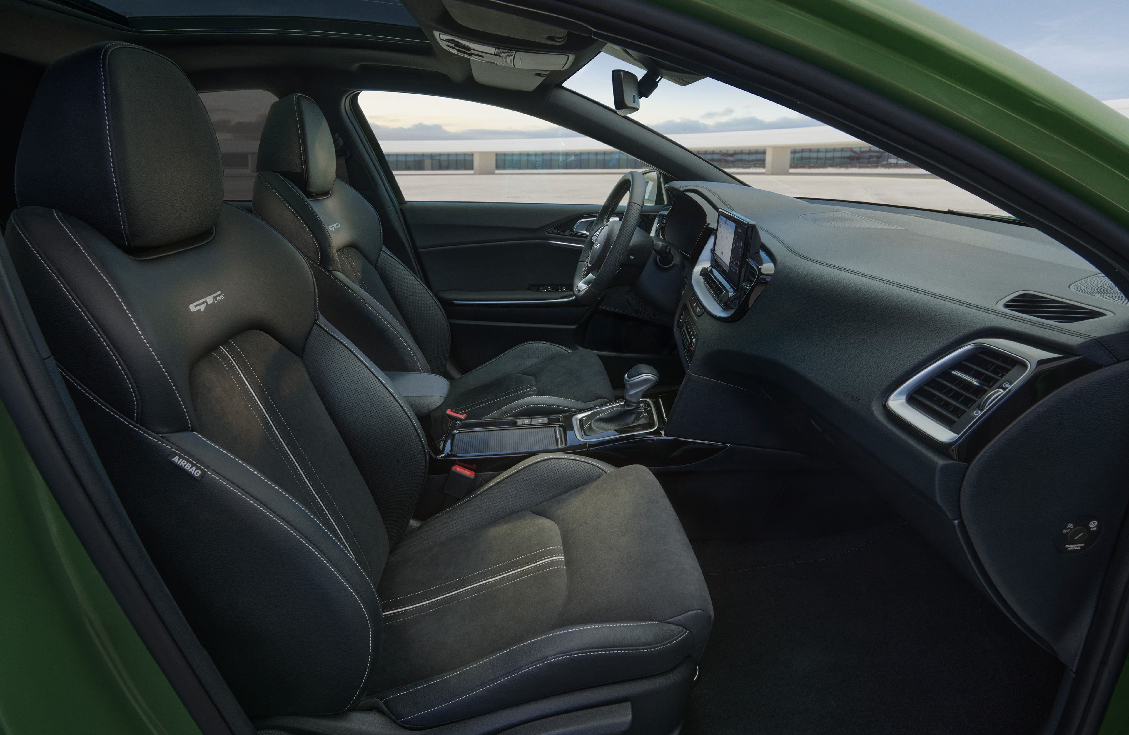 Kia Xceed Cd Cuv Pe 04