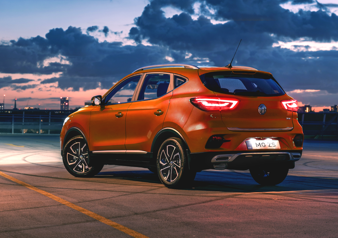 Mg Zs Benzina Bergamo Retro (1)